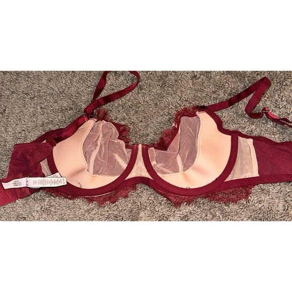 Victoria’s Secret red lace bralette - Picture 3 of 4